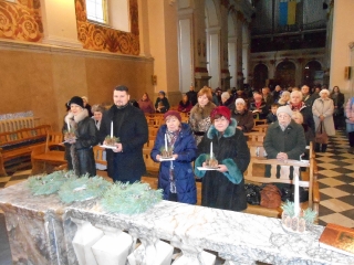 Poswiecenie wianka adwentowego oraz I Komunia dorosłych-8